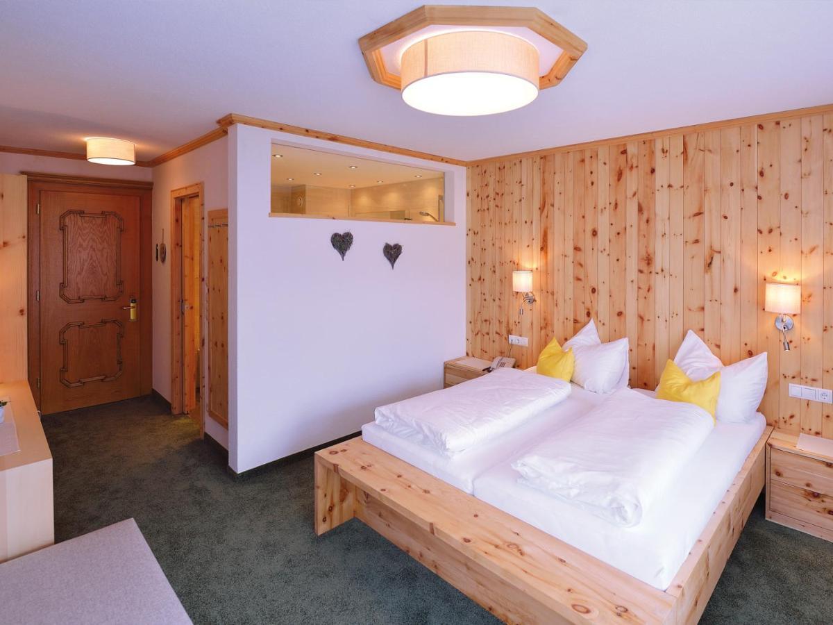 Pension Cafe Fritz Lech am Arlberg Bagian luar foto