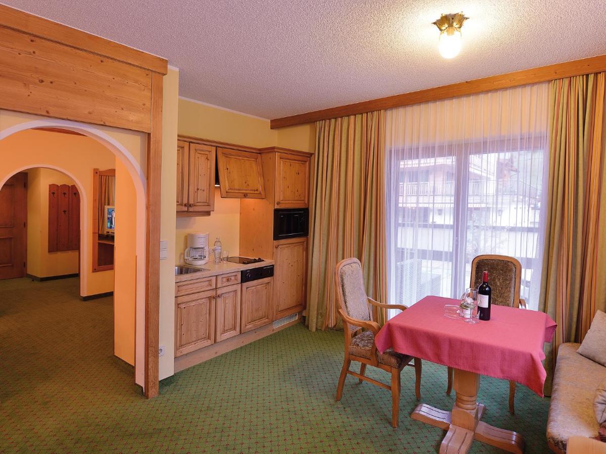 Pension Cafe Fritz Lech am Arlberg Bagian luar foto