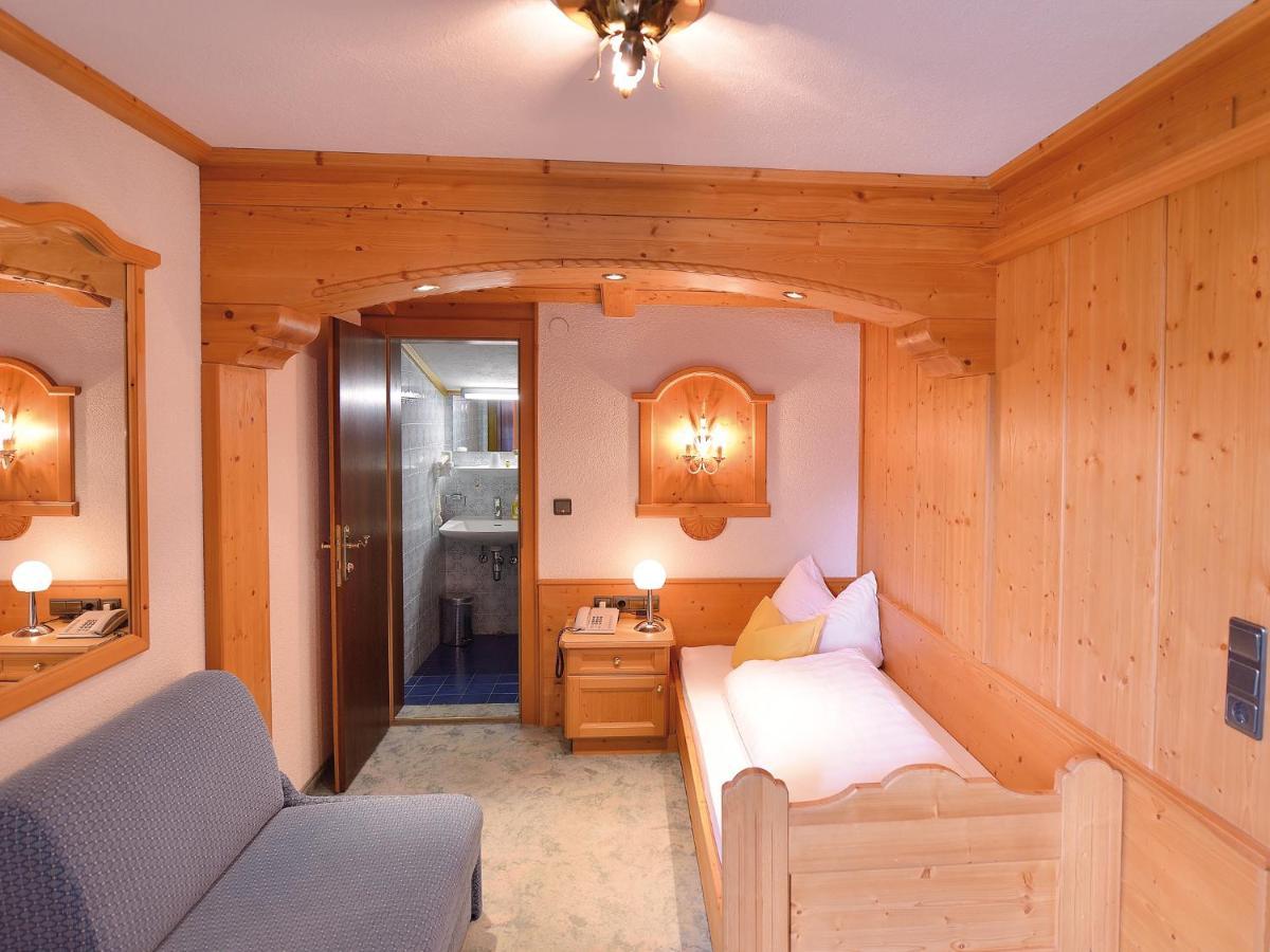 Pension Cafe Fritz Lech am Arlberg Bagian luar foto
