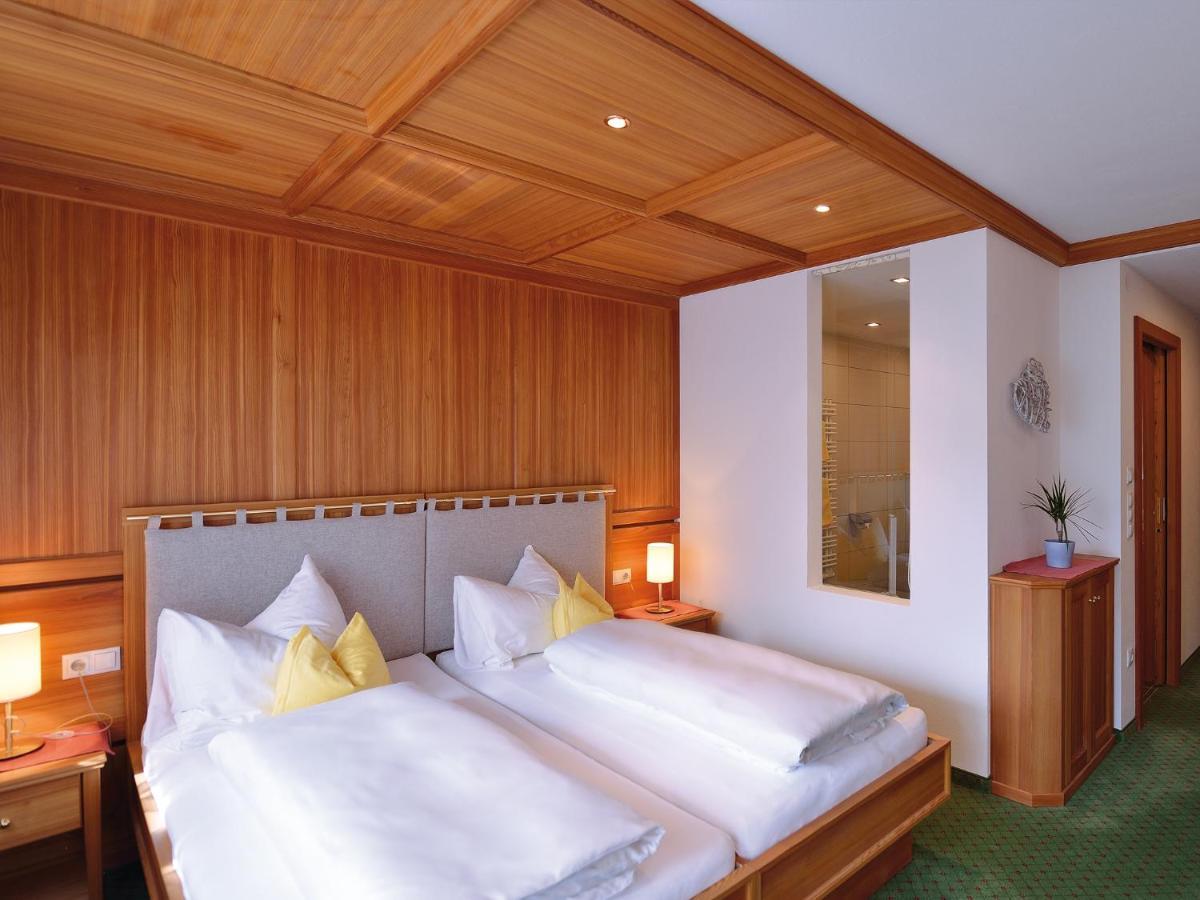 Pension Cafe Fritz Lech am Arlberg Bagian luar foto